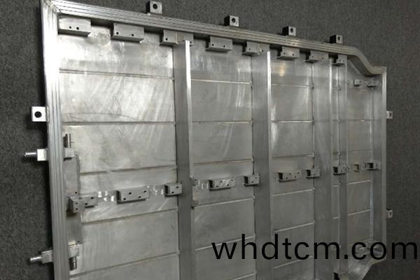 電(dian)池(chi)託(tuo)盤用(yong)鋁闆(ban)